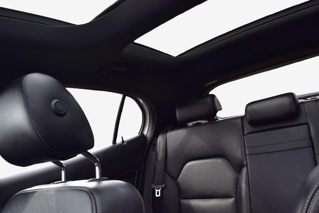 2019 Mercedes-Benz GLA-Class GLA250 4MATIC Navi Panoramic Sunroof Photo
