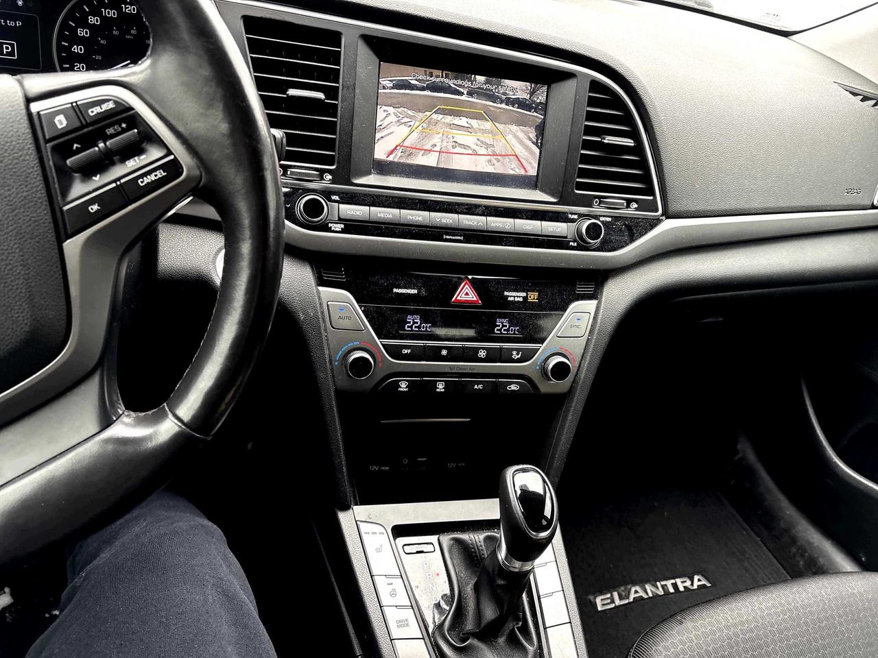 2017 Hyundai Elantra GLS SUNROOF Photo3