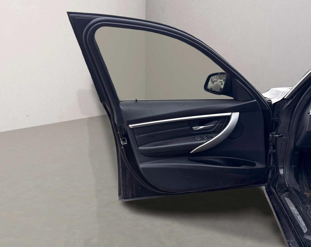 2017 BMW 3 Series 330E IPERFORMANCE Photo