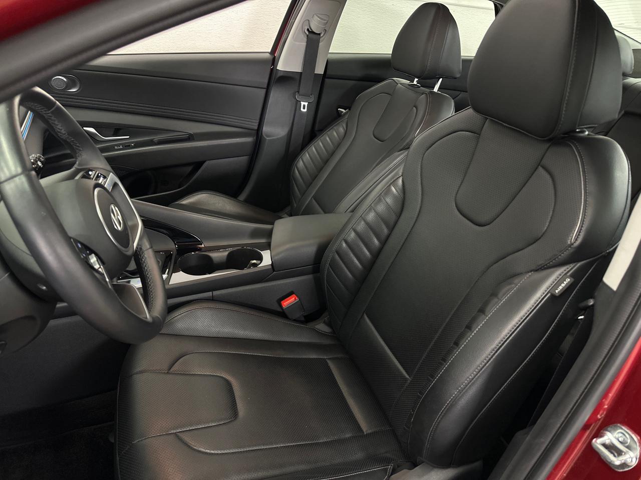 2024 Hyundai Elantra HEV Luxury 4dr Sedan Photo