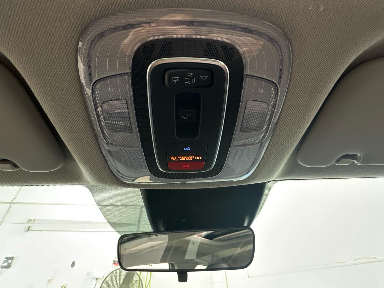 2024 Hyundai Elantra HEV Luxury 4dr Sedan Photo