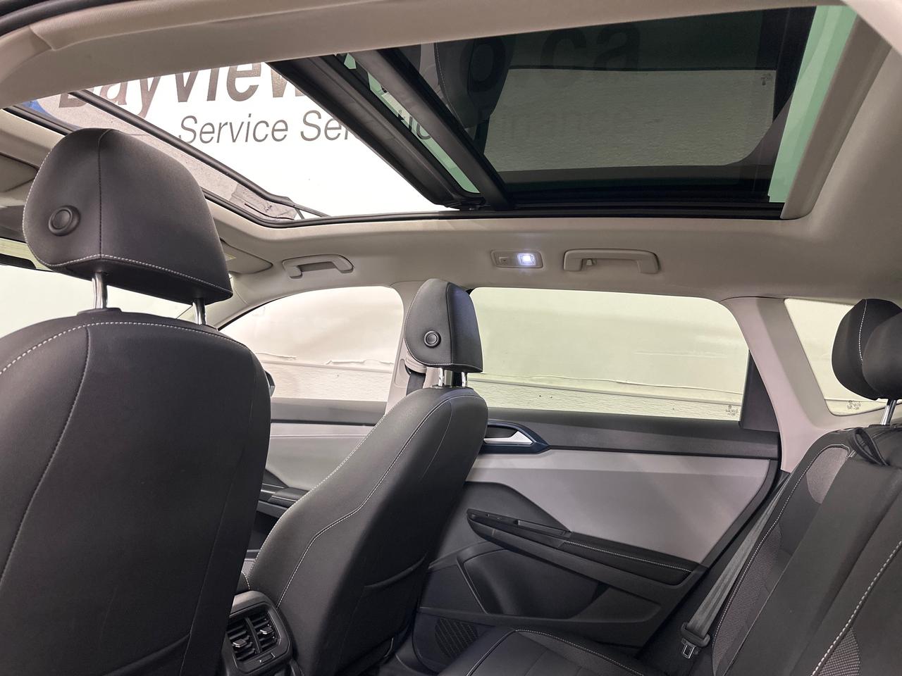 2024 Volkswagen Taos Comfortline 4dr Front-Wheel Drive Photo