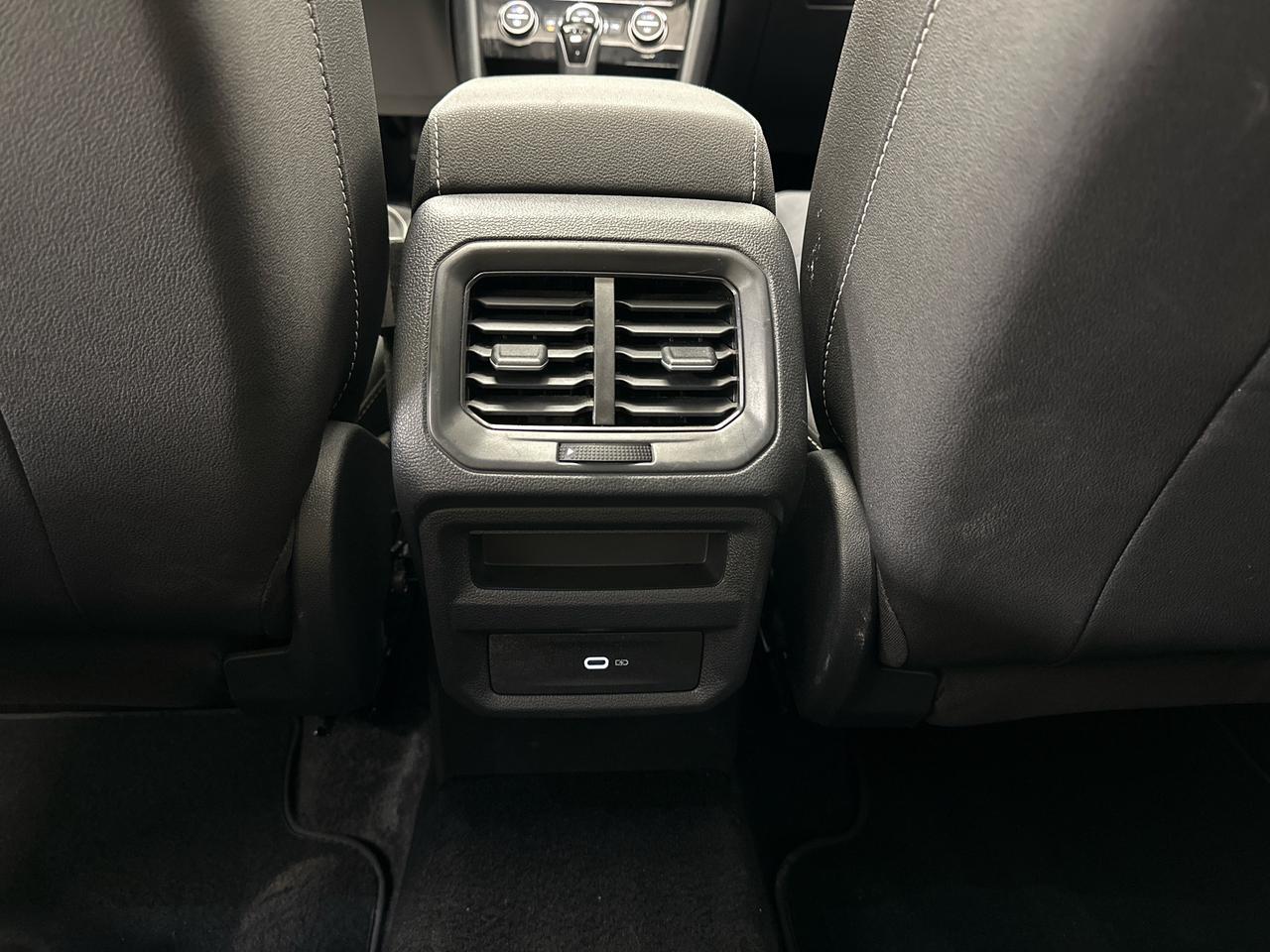 2024 Volkswagen Taos Comfortline 4dr Front-Wheel Drive Photo