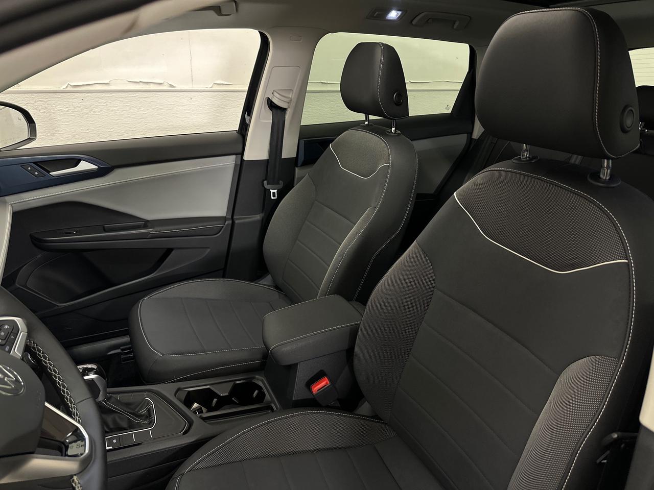 2024 Volkswagen Taos Comfortline 4dr Front-Wheel Drive Photo