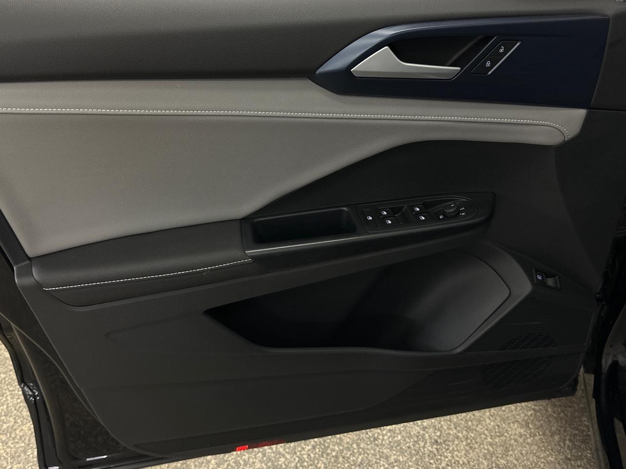 2024 Volkswagen Taos Comfortline 4dr Front-Wheel Drive Photo