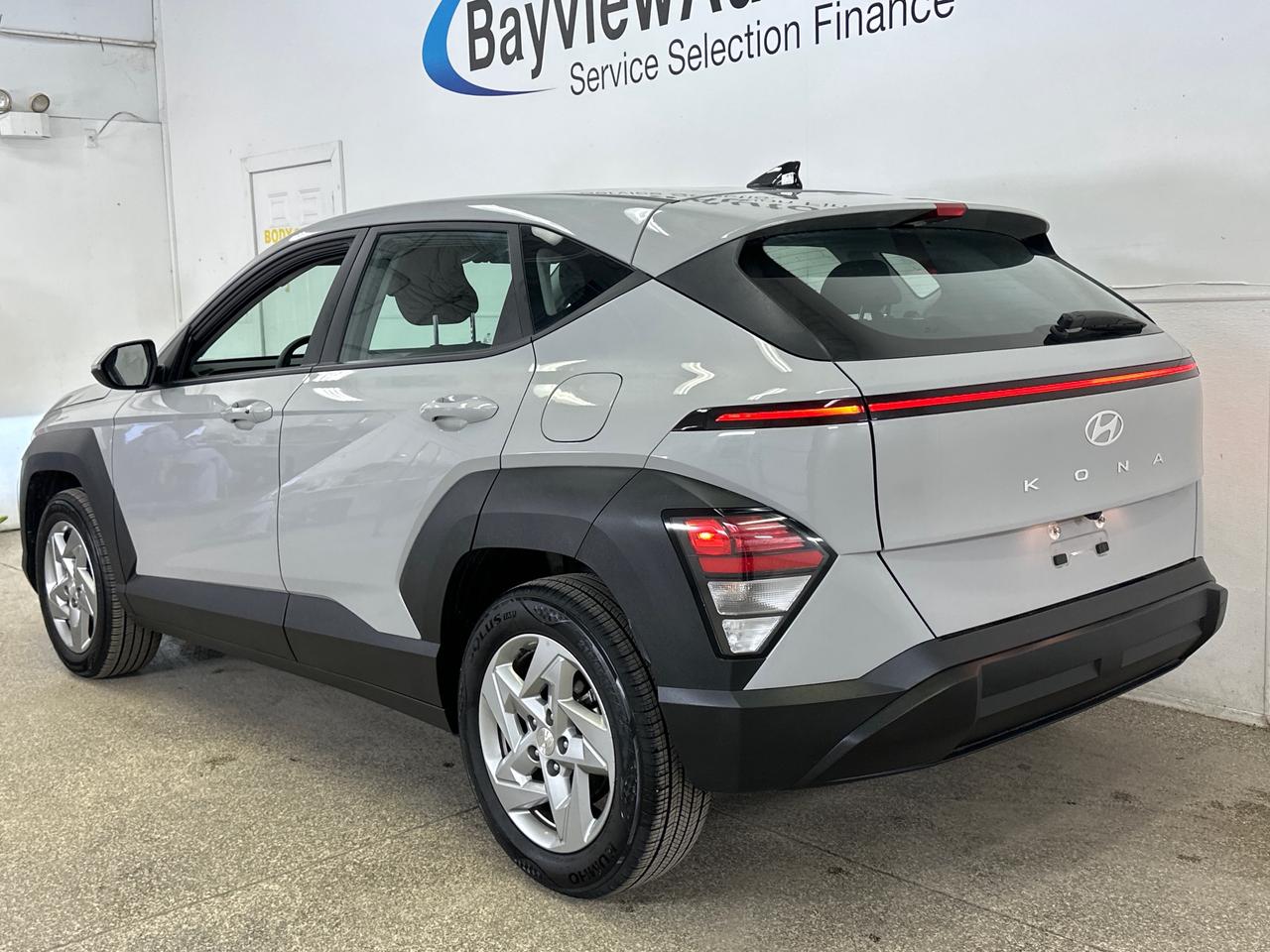 2025 Hyundai KONA 2.0L Essential 4dr Front-Wheel Drive Photo4
