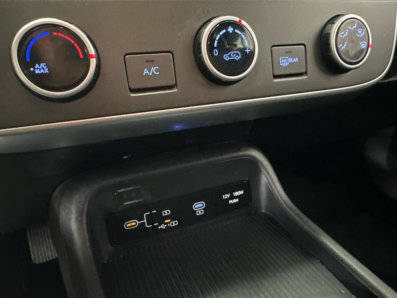 2025 Hyundai KONA 2.0L Essential 4dr Front-Wheel Drive Photo