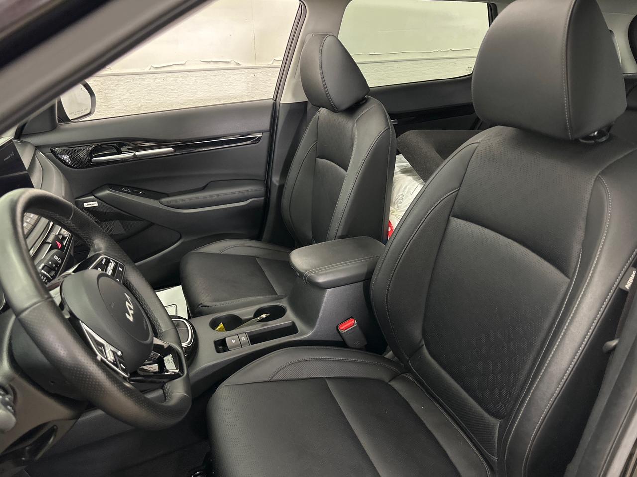 2023 Kia Seltos SX Turbo w/Black Interior 4dr All-Wheel Drive Photo