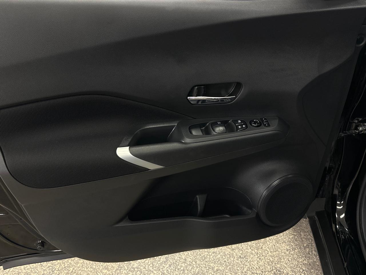 2024 Nissan Kicks SV 4dr Front-Wheel Drive Photo