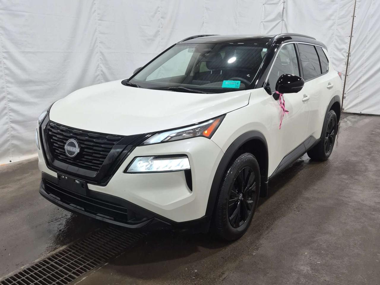 Serving Quinte for 60 years! 43,000 vehicles sold! We are one of Canadas largest independent retailers! High quantity-quality lease returns at live market pricing, best finance rates, rates as low as 6.45%, and no hidden fees. Up to 300 vehicles to choose from in 1 location. The way used car buying should be!