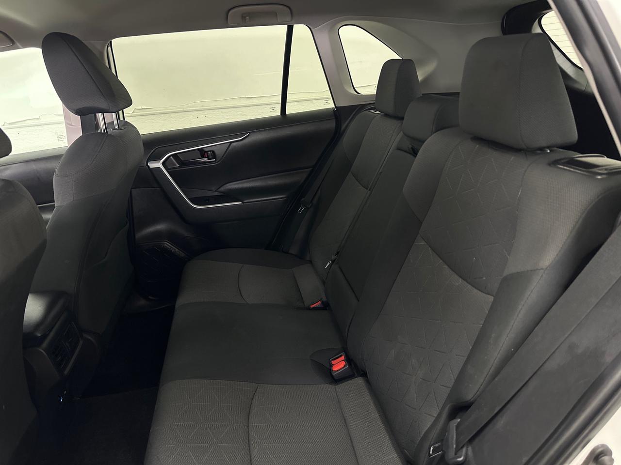 2022 Toyota RAV4 LE 4dr All-wheel Drive Photo