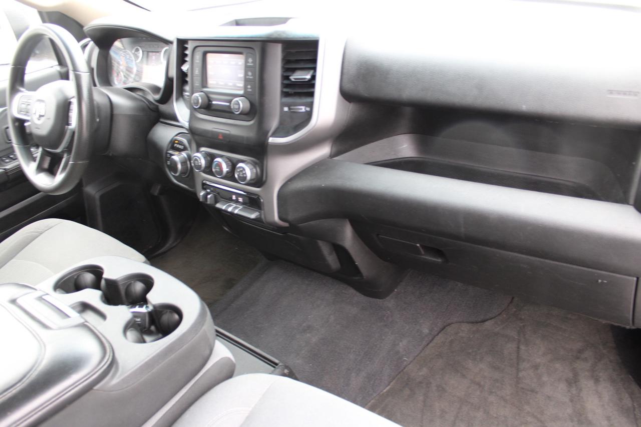2019 RAM 2500 Big Horn Crew Cab 4WD Hemi 6.4L Photo