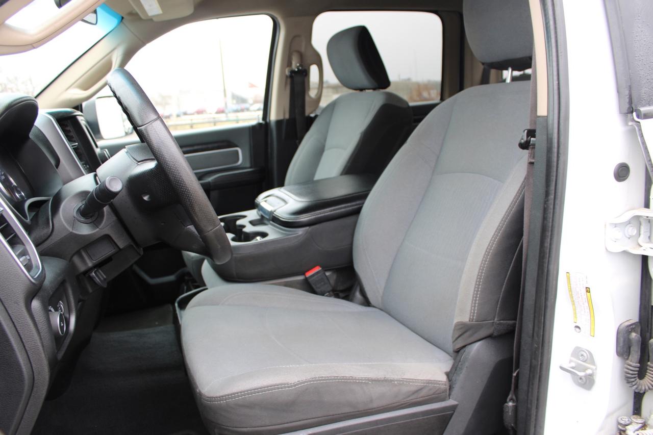 2019 RAM 2500 Big Horn Crew Cab 4WD Hemi 6.4L Photo