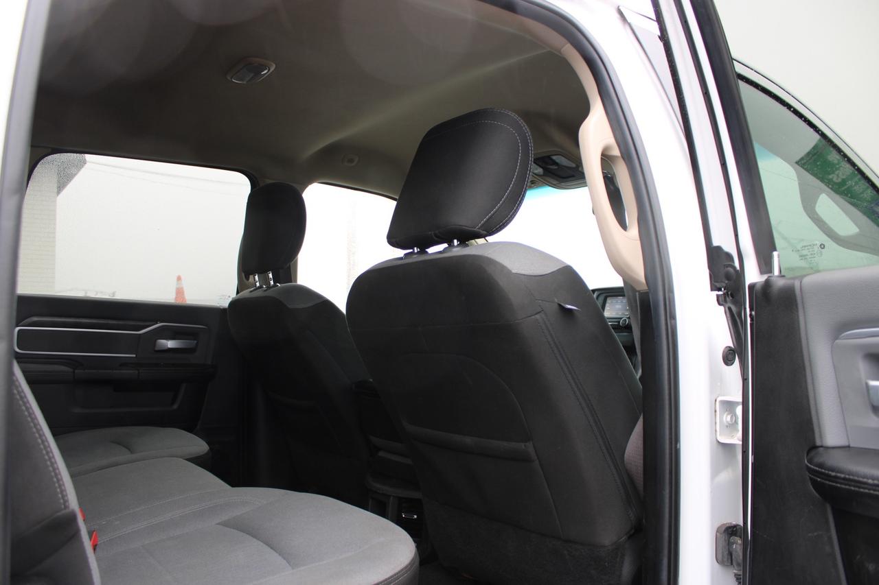 2019 RAM 2500 Big Horn Crew Cab 4WD Hemi 6.4L Photo