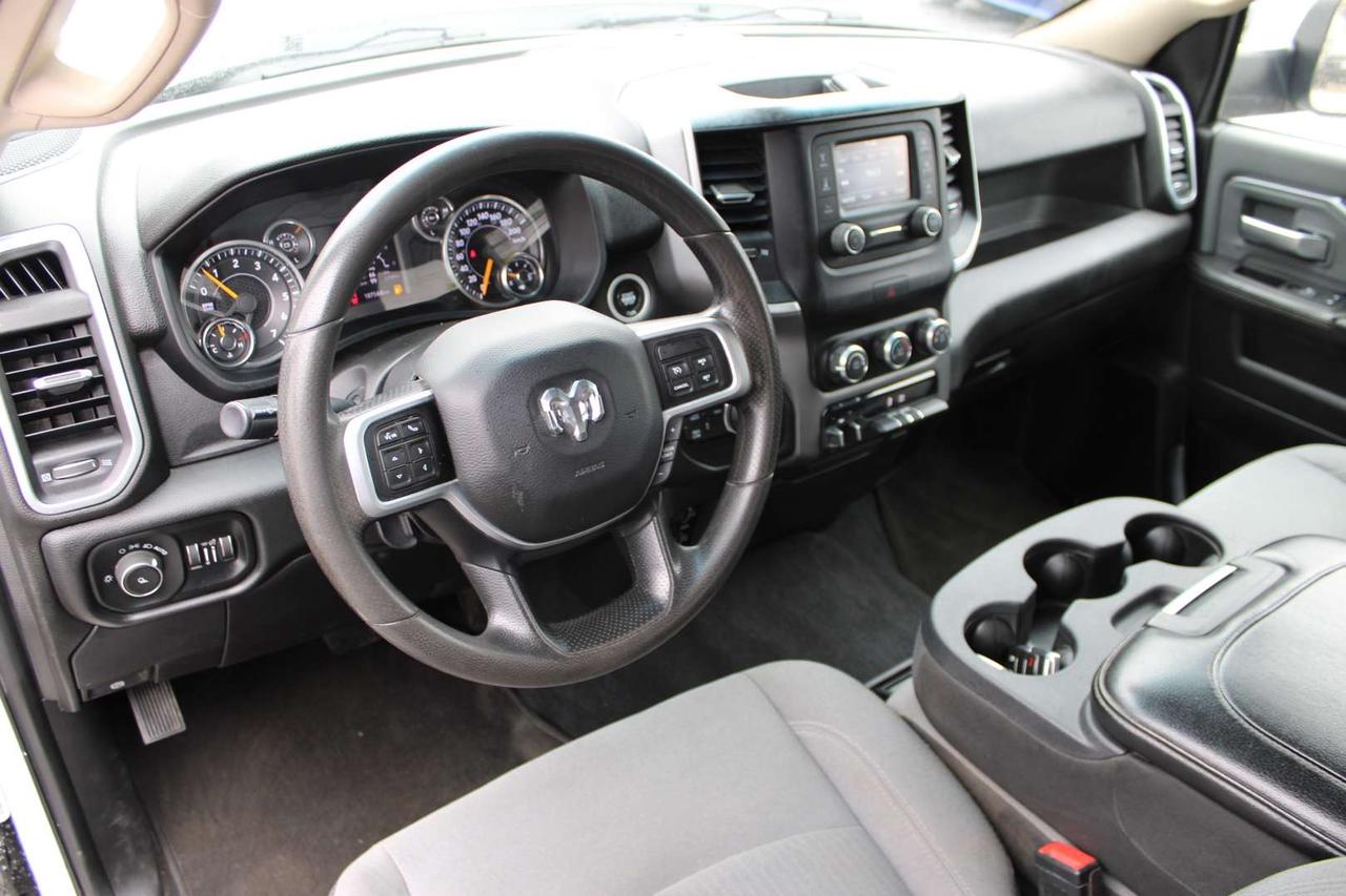 2019 RAM 2500 Big Horn Crew Cab 4WD Hemi 6.4L Photo