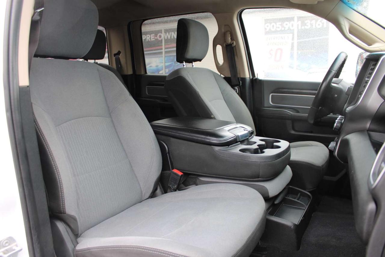 2019 RAM 2500 Big Horn Crew Cab 4WD Hemi 6.4L Photo