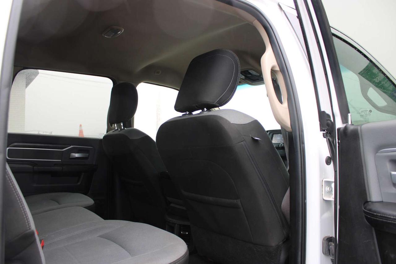 2019 RAM 2500 Big Horn Crew Cab 4WD Hemi 6.4L Photo