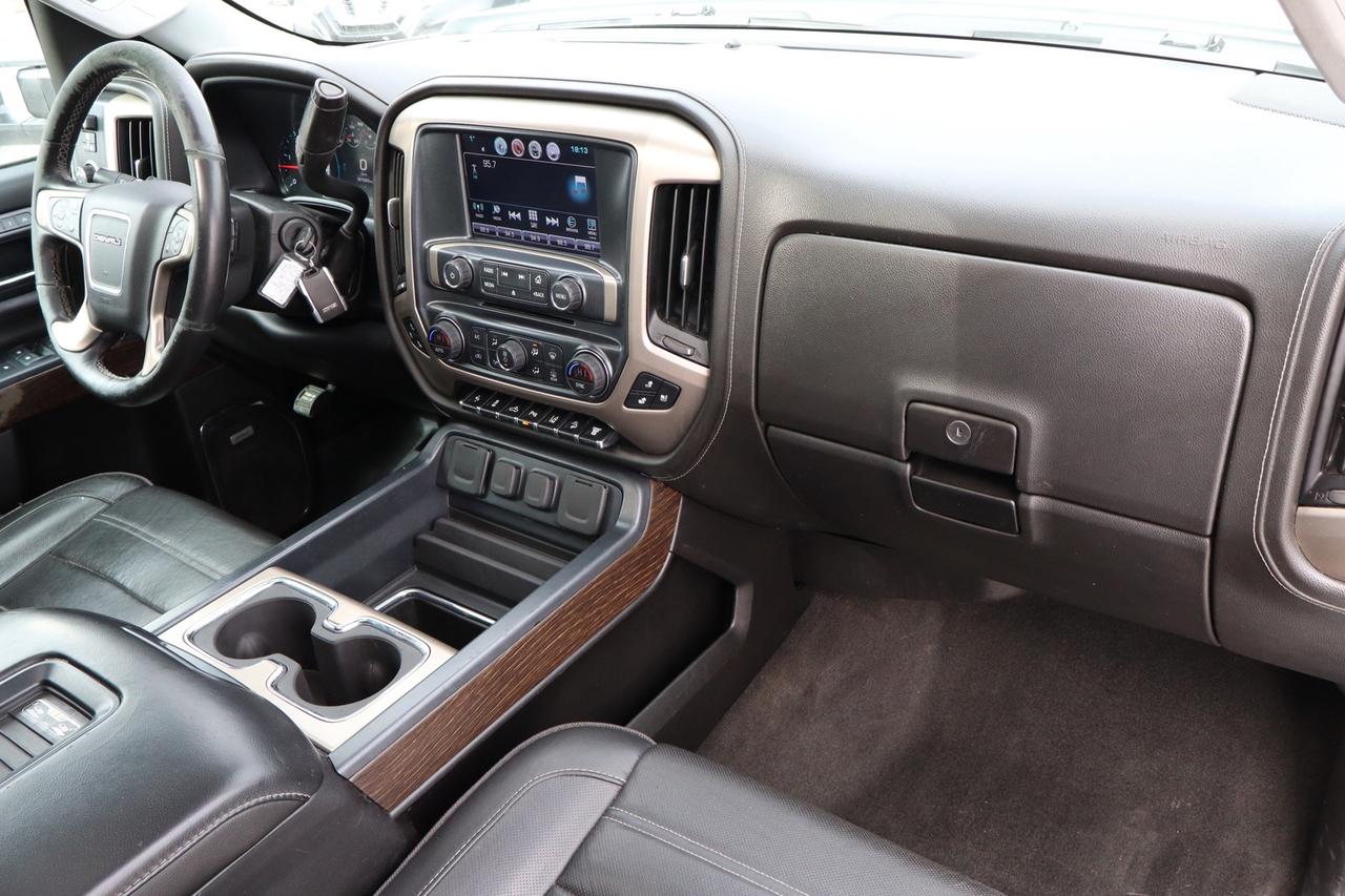 2018 GMC SIERRA 2500HD Denali Crew Cab 4WD Diesel Duramax Photo