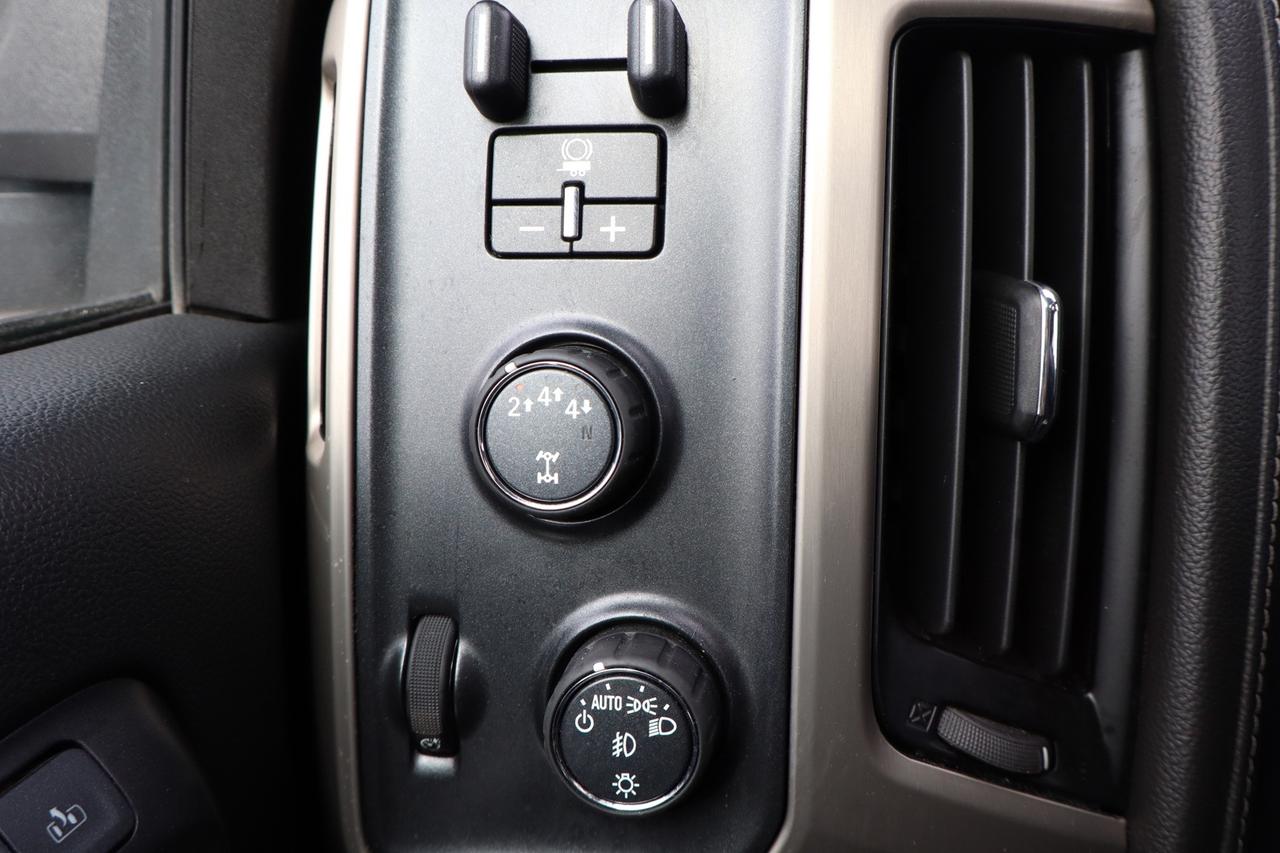 2018 GMC SIERRA 2500HD Denali Crew Cab 4WD Diesel Duramax Photo