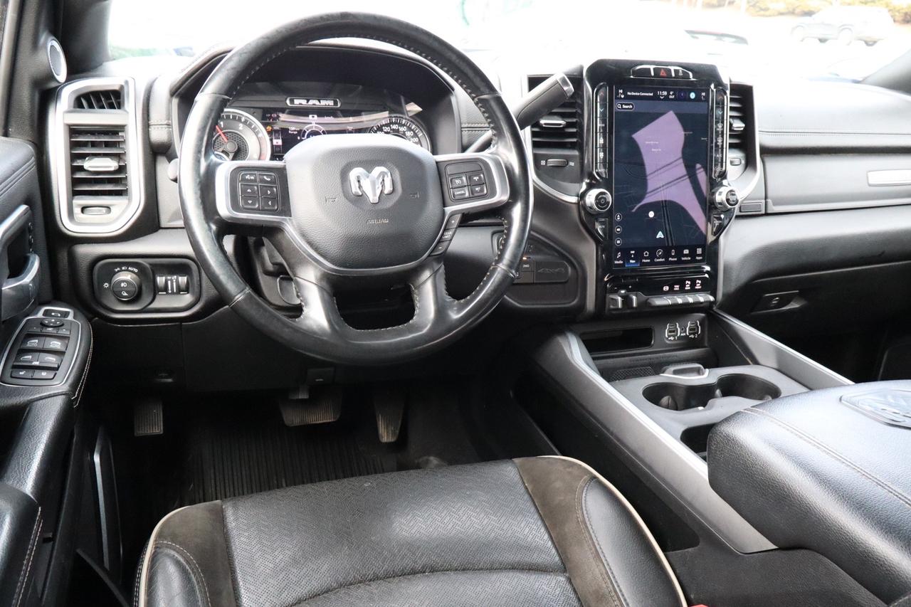 2022 RAM 3500 Laramie Crew Cab 4WD Cummins Diesel 6.7L Level 2 Photo