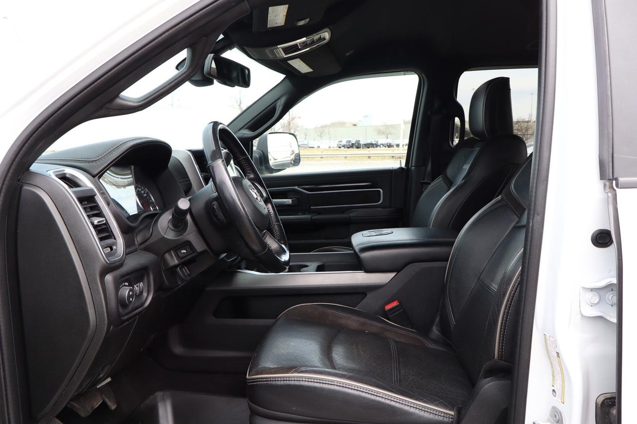 2022 RAM 3500 Laramie Crew Cab 4WD Cummins Diesel 6.7L Level 2 Photo