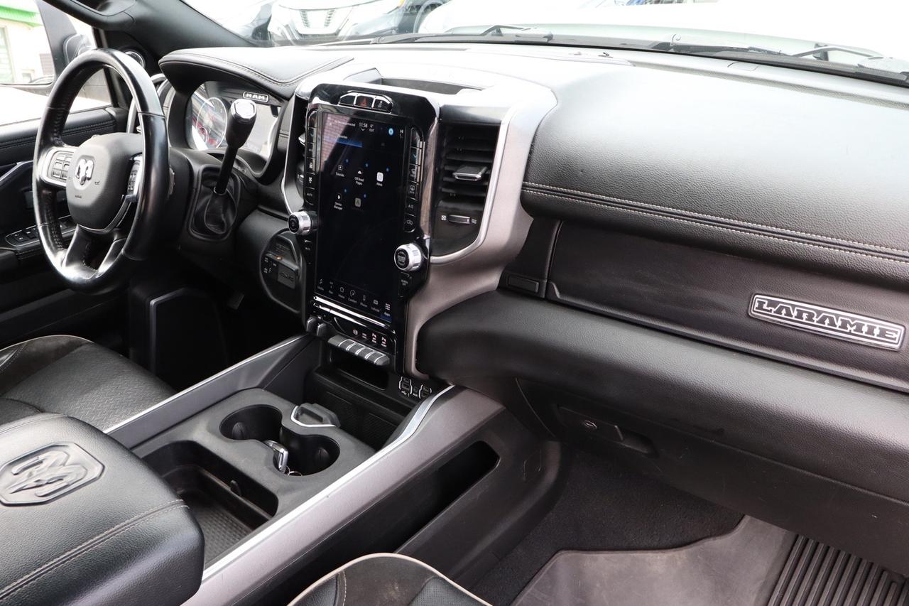 2022 RAM 3500 Laramie Crew Cab 4WD Cummins Diesel 6.7L Level 2 Photo