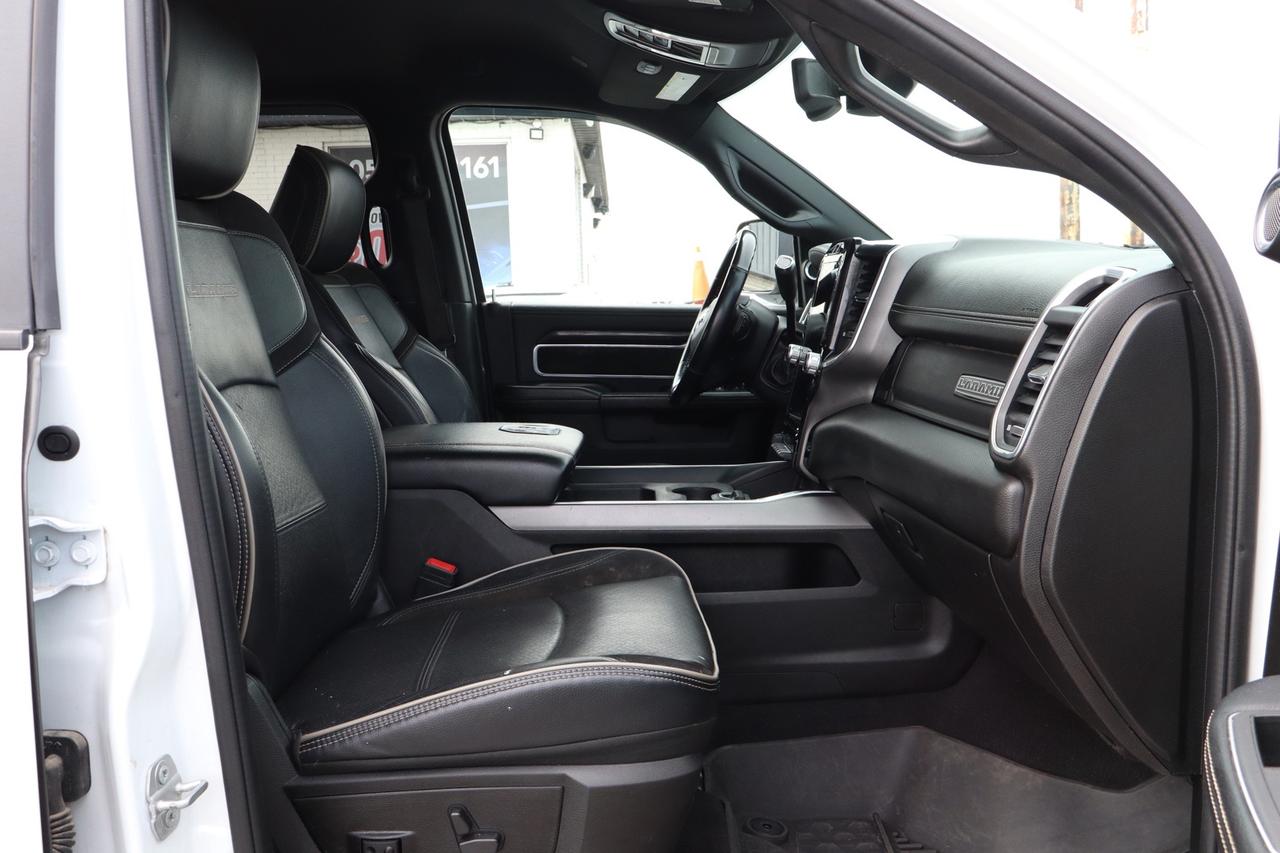 2022 RAM 3500 Laramie Crew Cab 4WD Cummins Diesel 6.7L Level 2 Photo