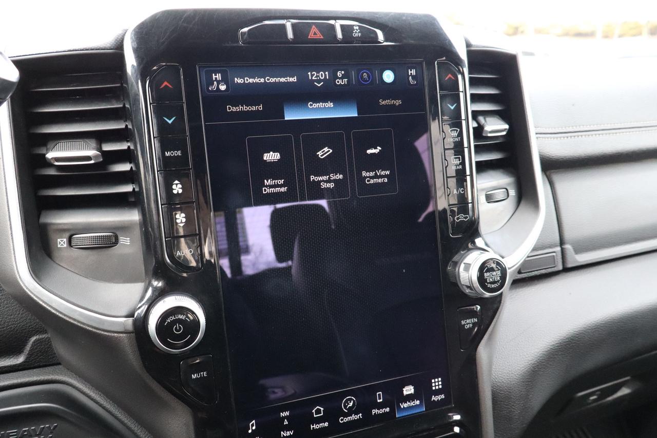 2022 RAM 3500 Laramie Crew Cab 4WD Cummins Diesel 6.7L Level 2 Photo