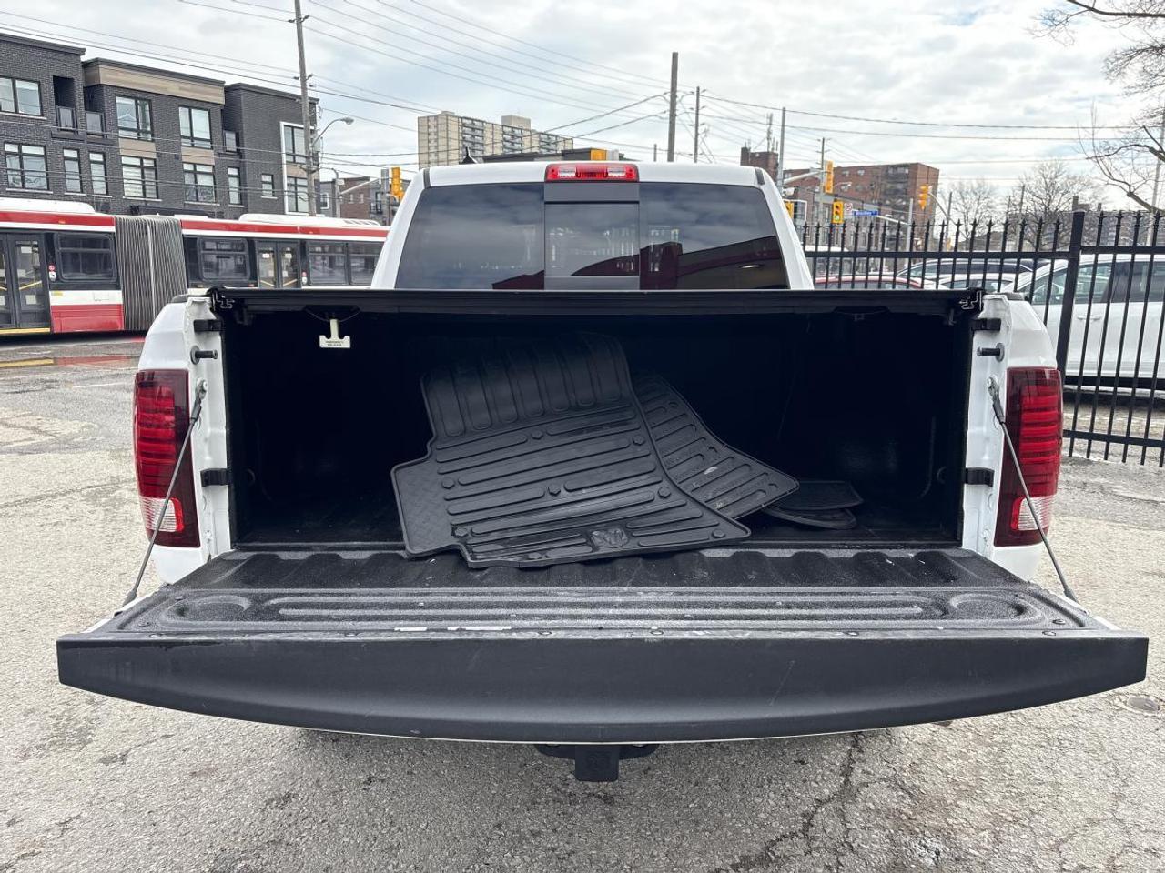 2022 RAM 1500 Classic Warlock All Terrain PKG/Luxury PKG/Tech PKG Photo