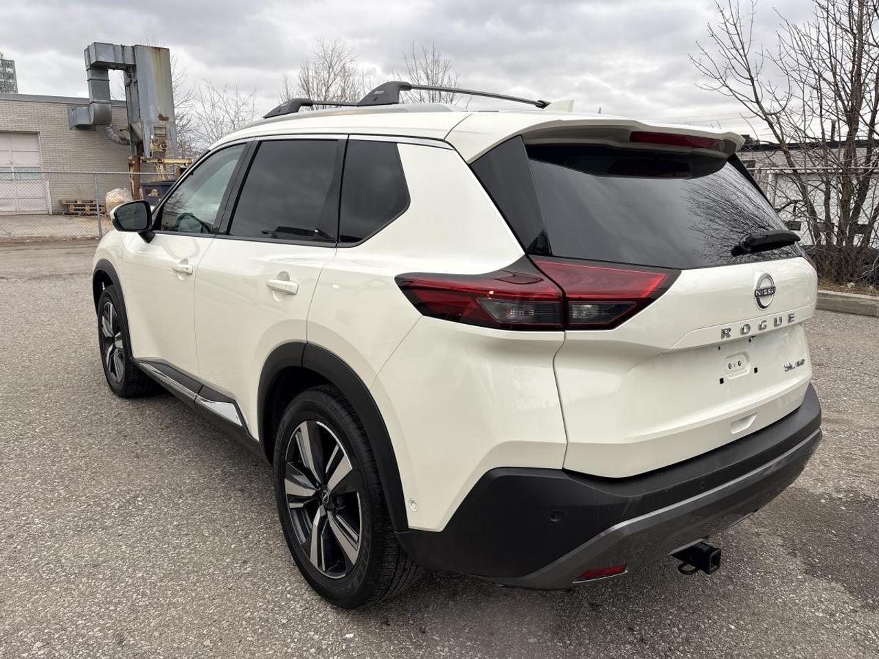 2023 Nissan Rogue SL Photo