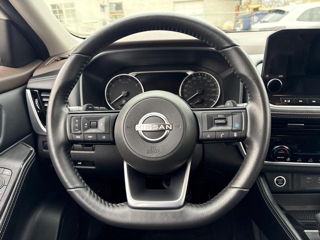 2023 Nissan Rogue SL Photo