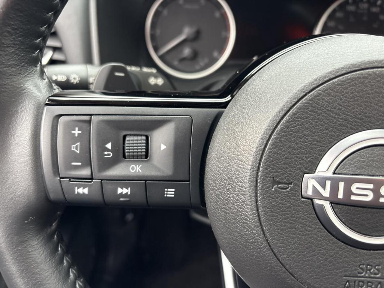 2023 Nissan Rogue SL Photo