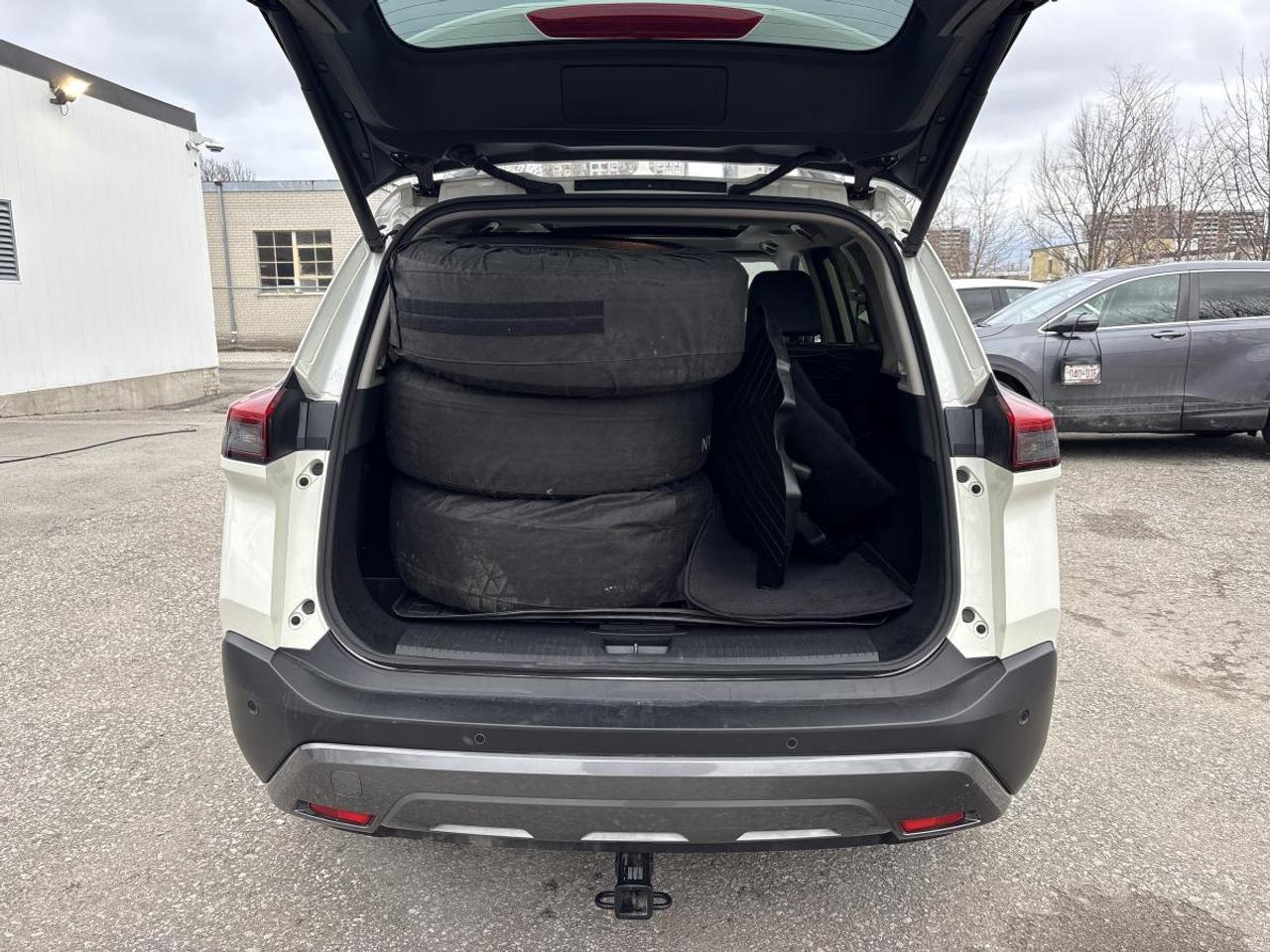 2023 Nissan Rogue SL Photo