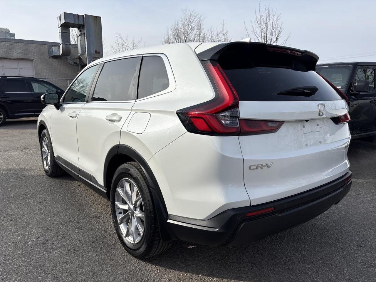 2023 Honda CR-V EX-L Photo3