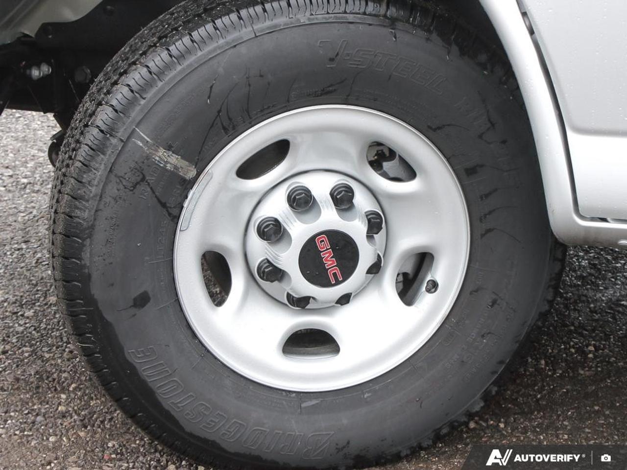 2026 GMC Savana Cargo Van 2500 Regular Wheelbase Rear-Wheel Drive Photo