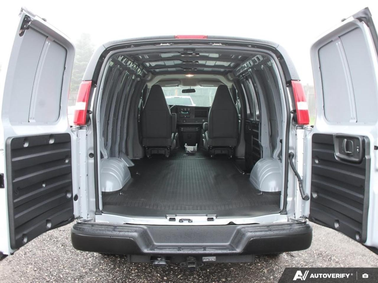 2026 GMC Savana Cargo Van 2500 Regular Wheelbase Rear-Wheel Drive Photo