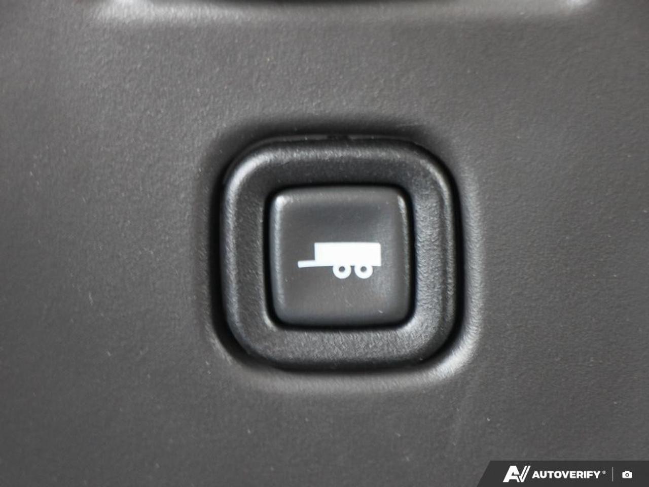 2026 GMC Savana Cargo Van 2500 Regular Wheelbase Rear-Wheel Drive Photo