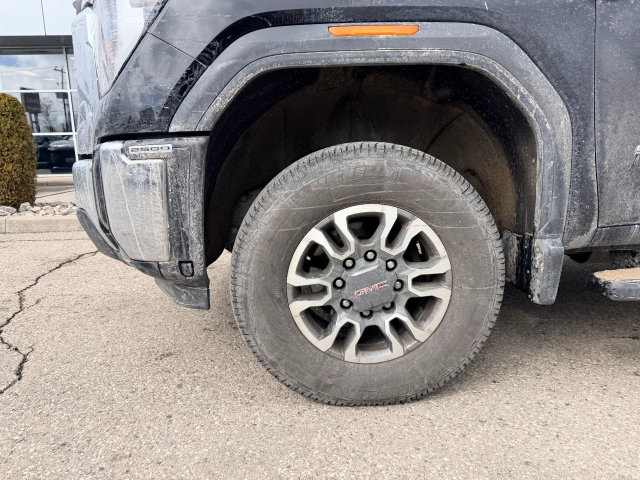2024 GMC SIERRA 2500HD 4WD Crew Cab Standard Box SLE Photo