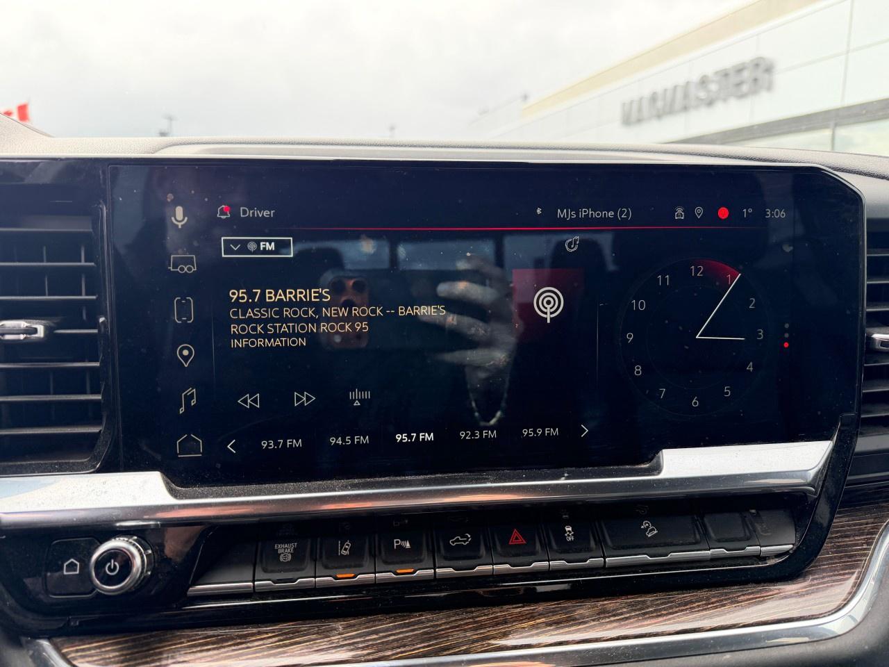 2024 GMC SIERRA 2500HD 4WD Crew Cab Standard Box SLE Photo