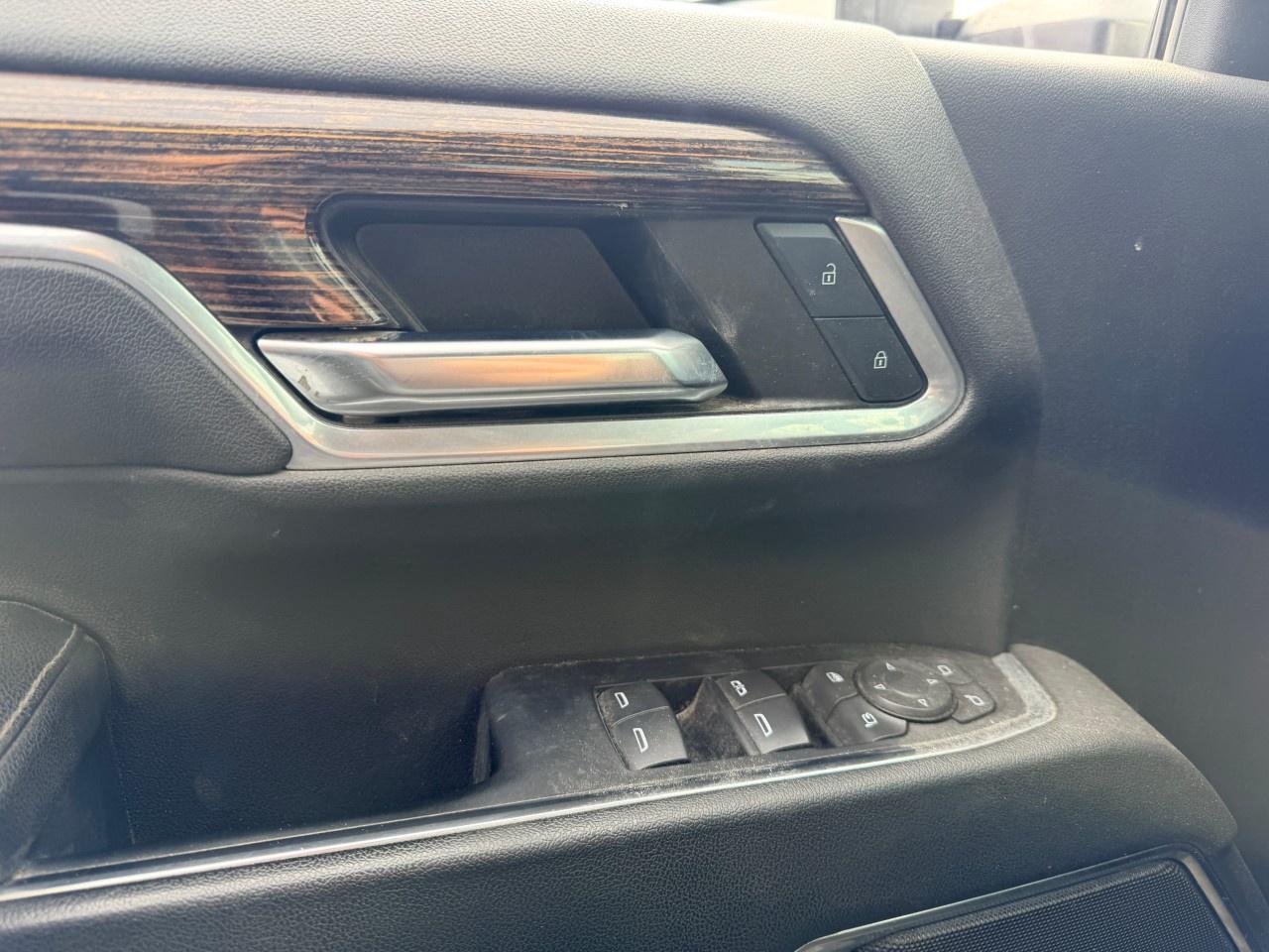 2024 GMC SIERRA 2500HD 4WD Crew Cab Standard Box SLE Photo