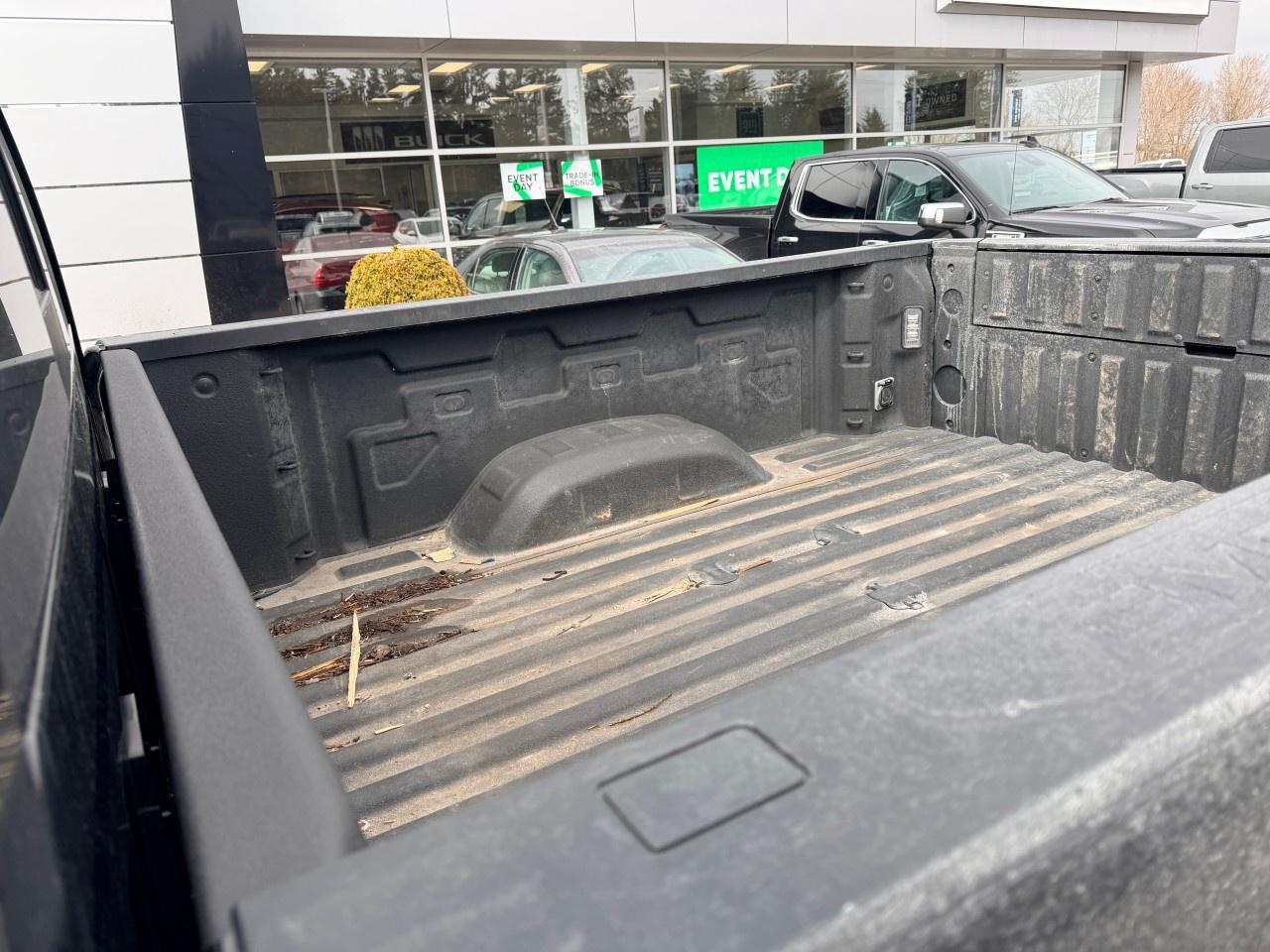 2024 GMC SIERRA 2500HD 4WD Crew Cab Standard Box SLE Photo