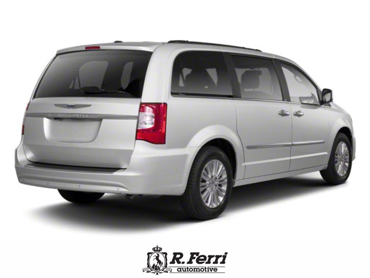2012 Chrysler Town & Country  Photo