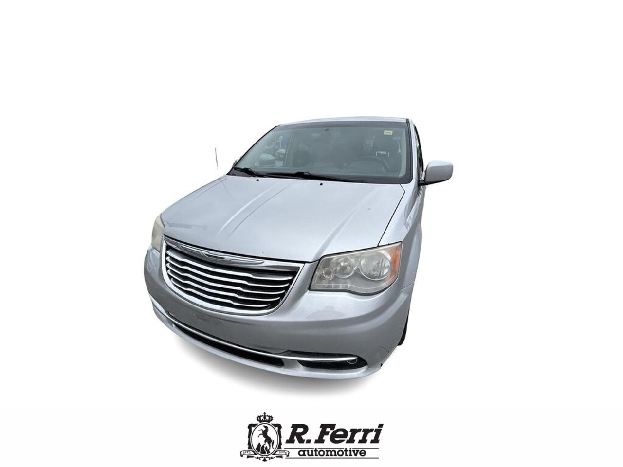 2012 Chrysler Town & Country  Photo4