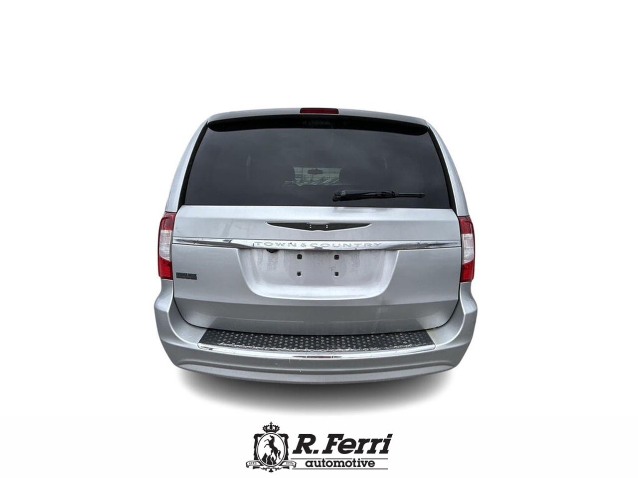 2012 Chrysler Town & Country  Photo