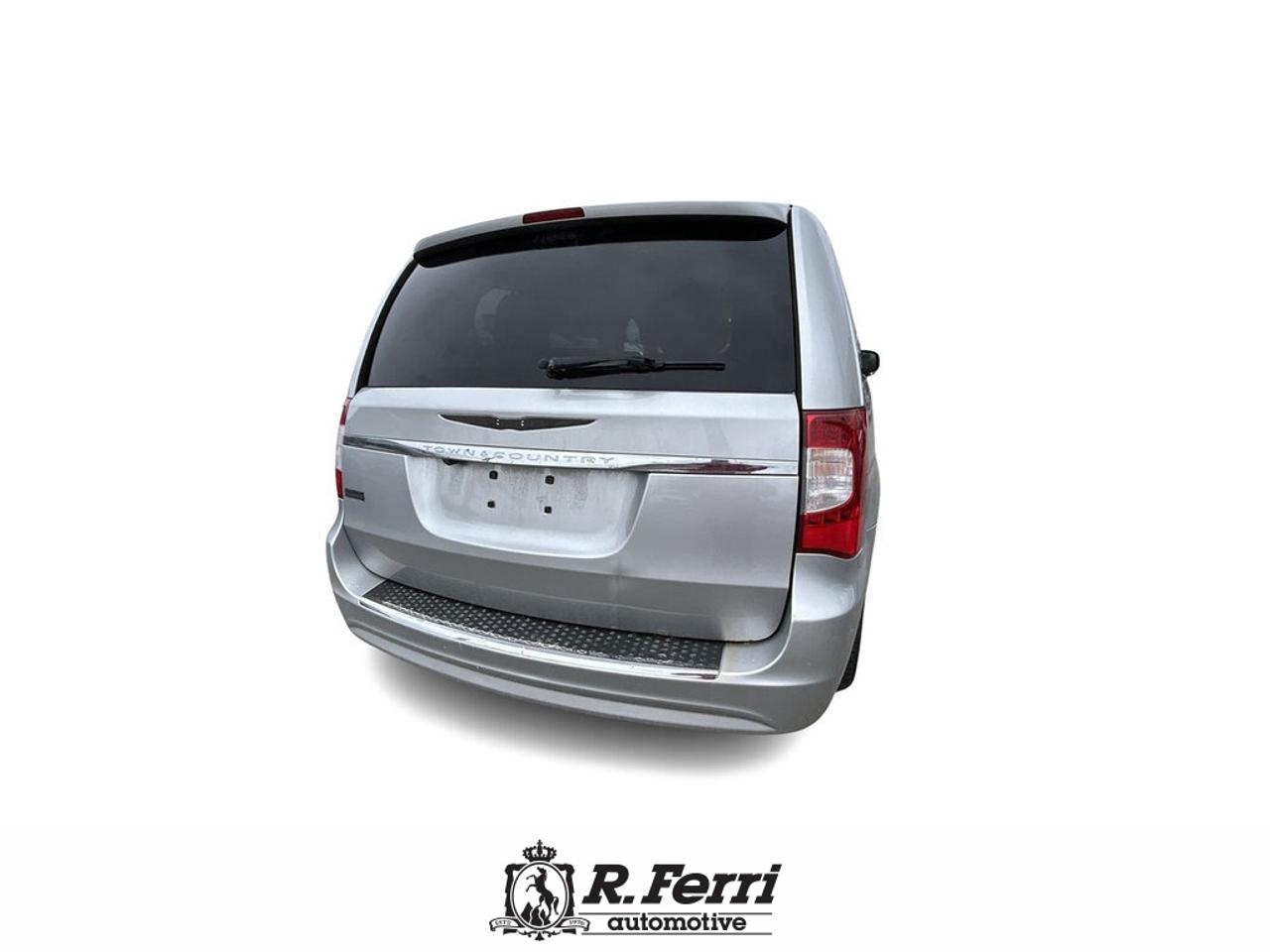 2012 Chrysler Town & Country  Photo