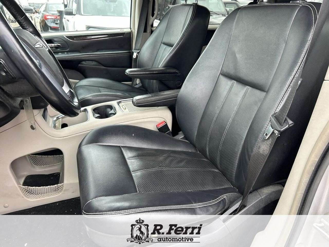 2012 Chrysler Town & Country  Photo