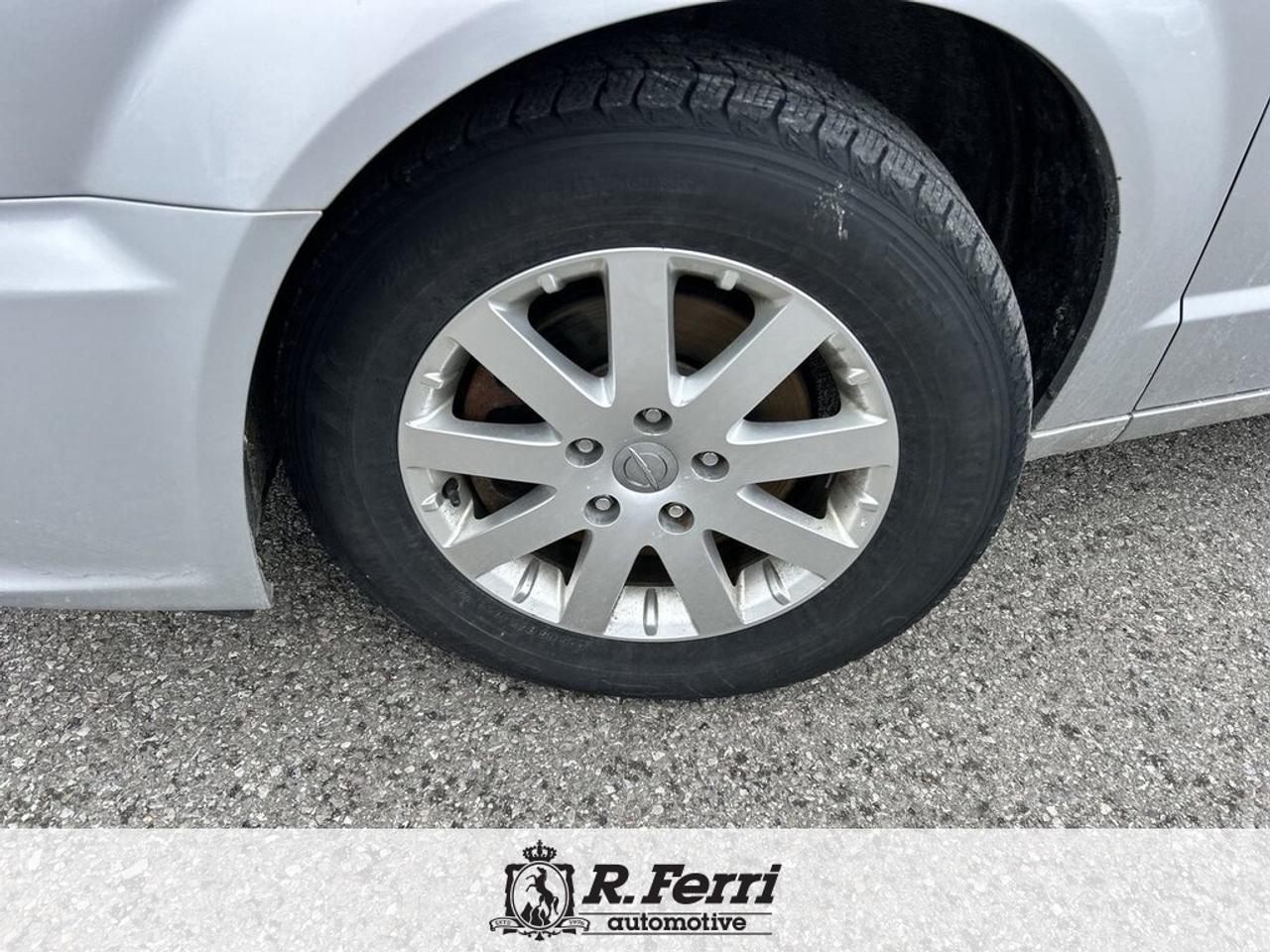 2012 Chrysler Town & Country  Photo