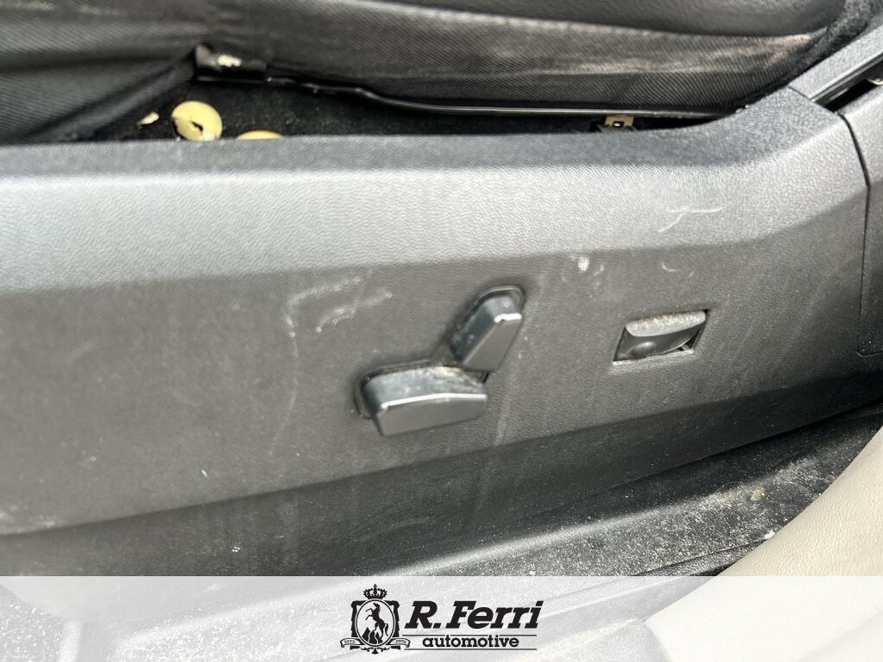 2012 Chrysler Town & Country  Photo