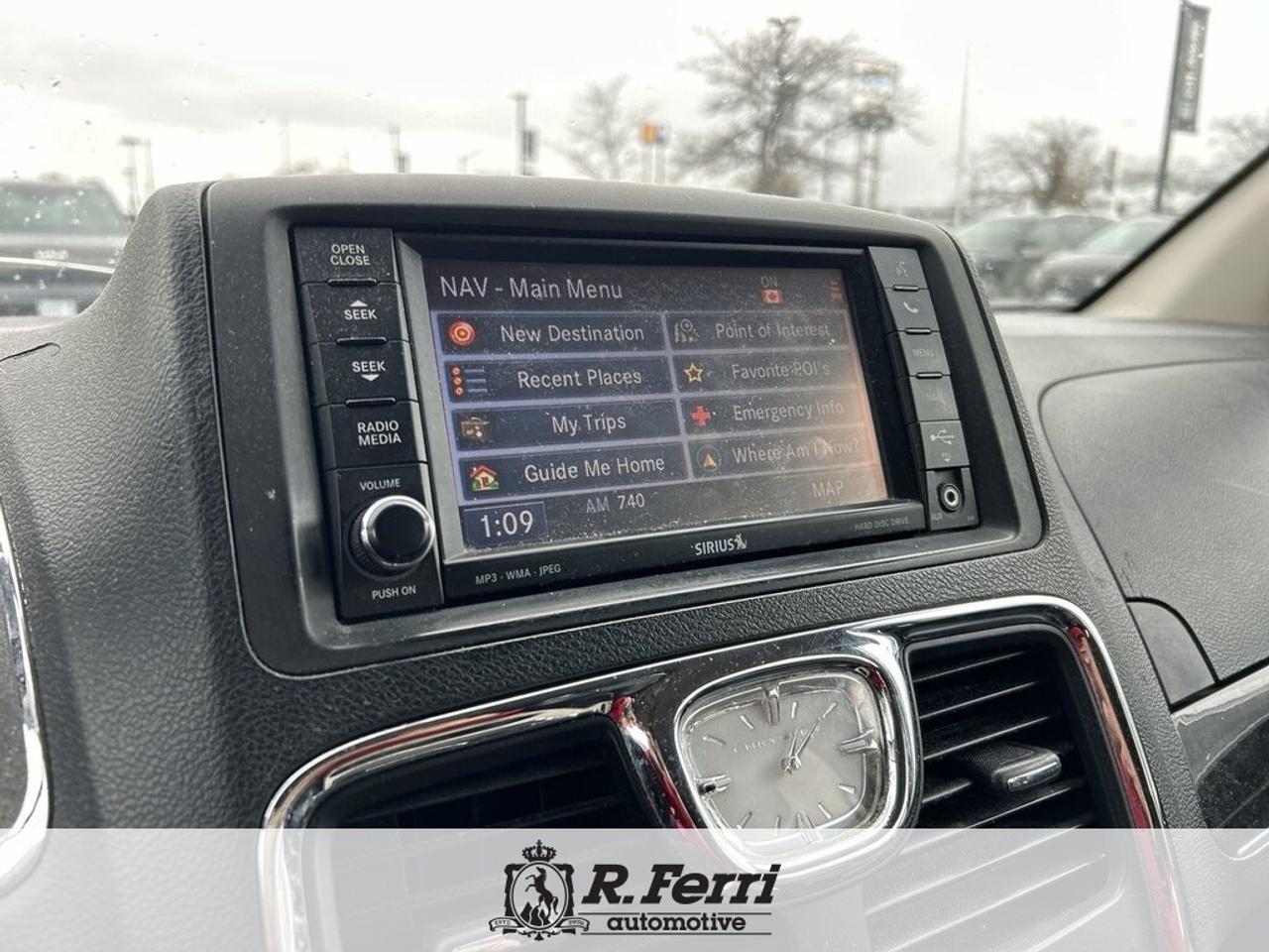 2012 Chrysler Town & Country  Photo