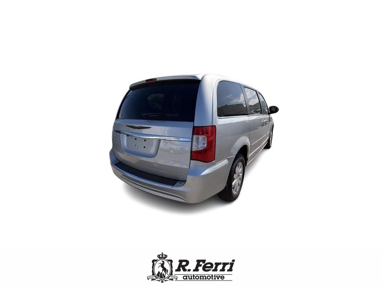 2012 Chrysler Town & Country  Photo